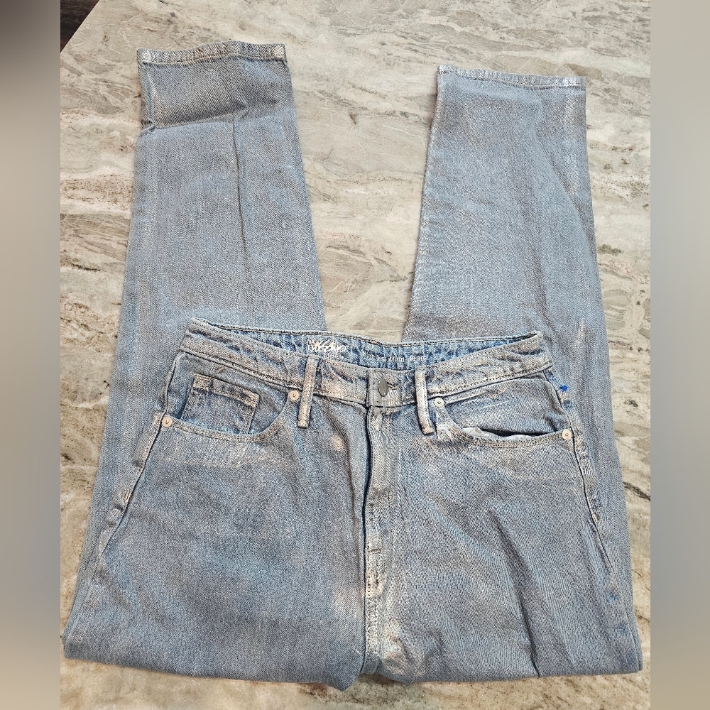 Mossimo High Rise Mom Jeans – Size 8/29R – Light Wash Stretch Denim
